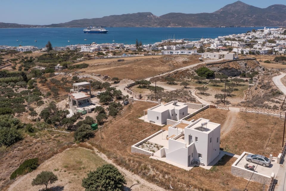 Harites Home - Sea View Villa A Villa in Milos