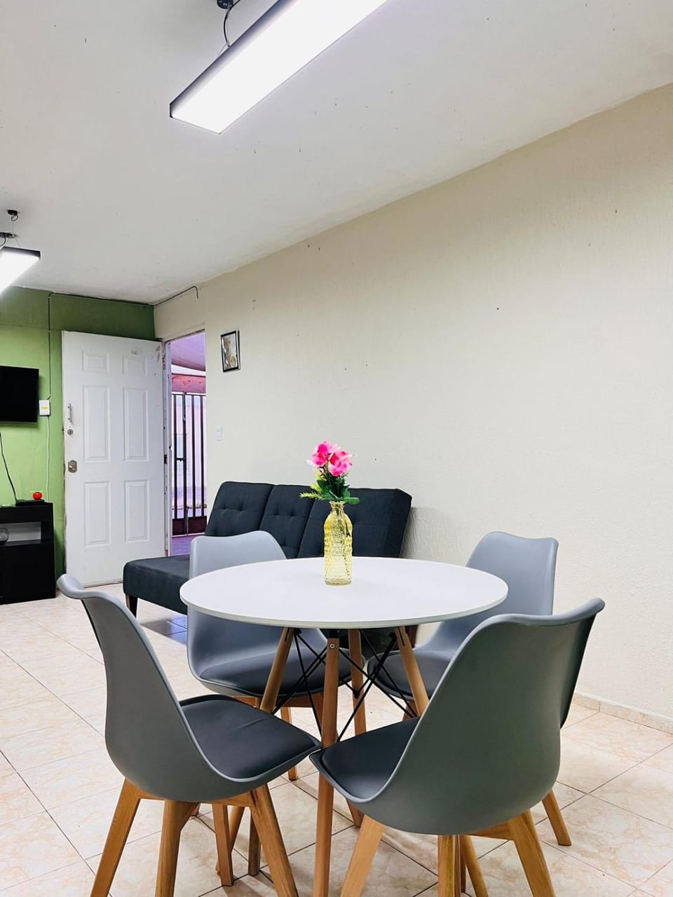 Amplia Casa con Estacionamiento en Fracc Las Americas House in Merida