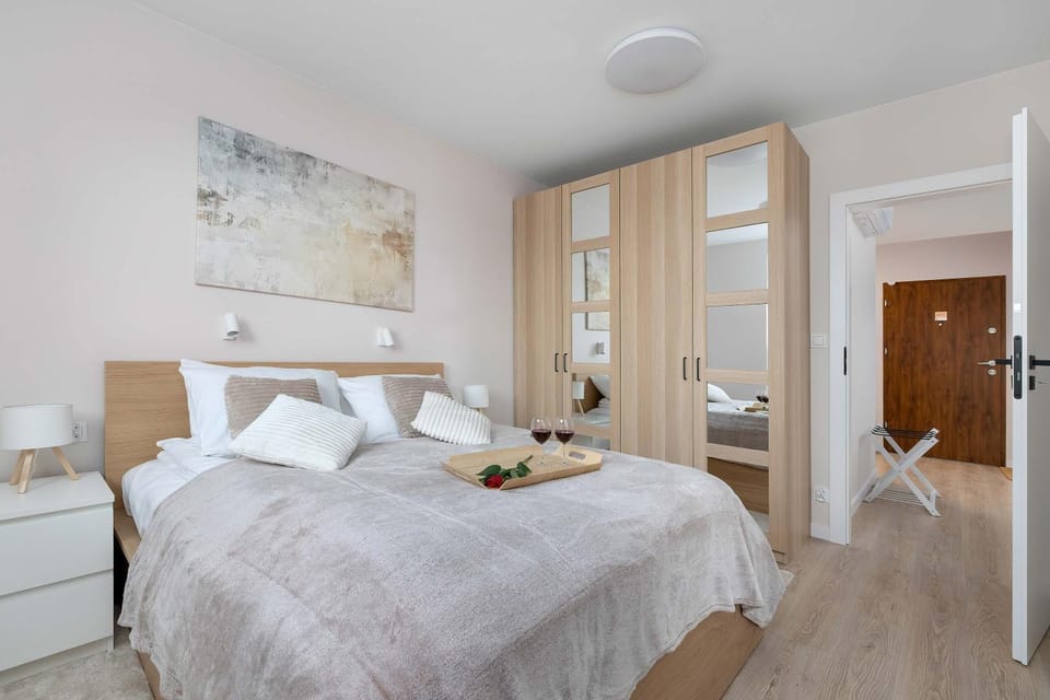 Bed, Photo of the whole room, Bedroom, wardrobe