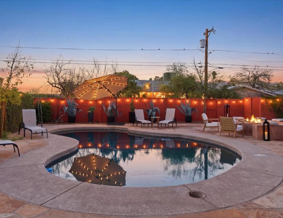 Garden, Garden, Pool view, Swimming pool, sunbed