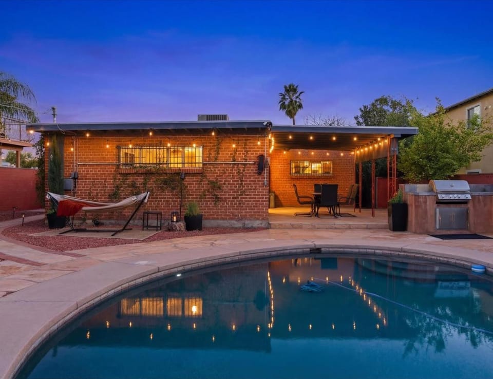 Patio, Pool view, Swimming pool