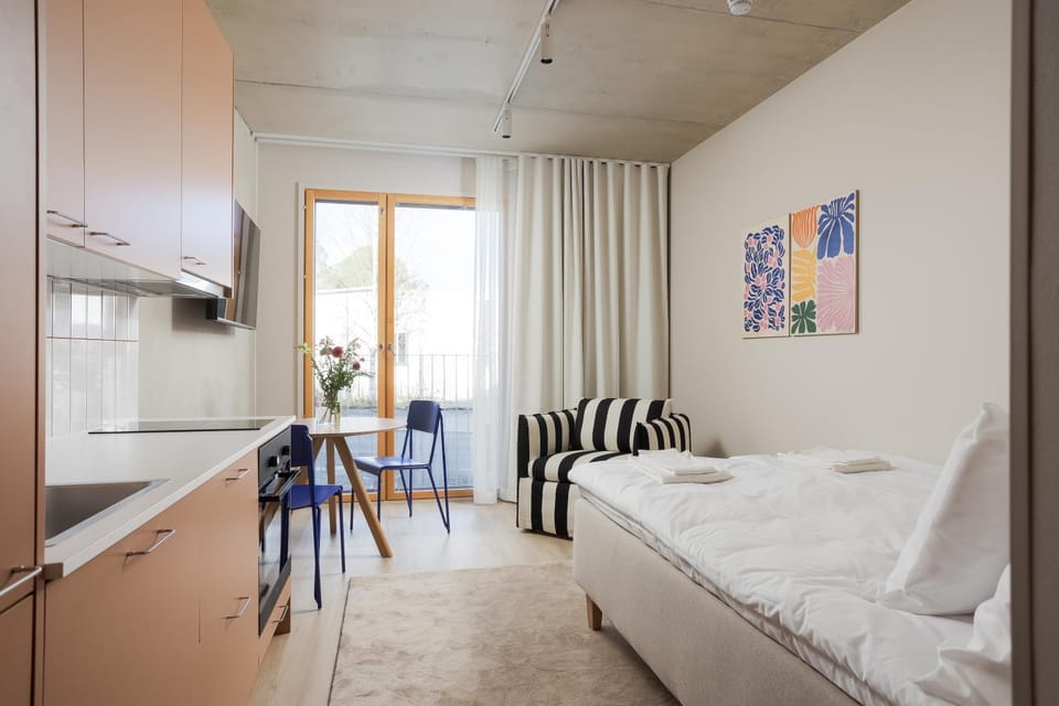 Bed, Kitchen or kitchenette, Living room, Photo of the whole room, Seating area, Dining area, Bedroom