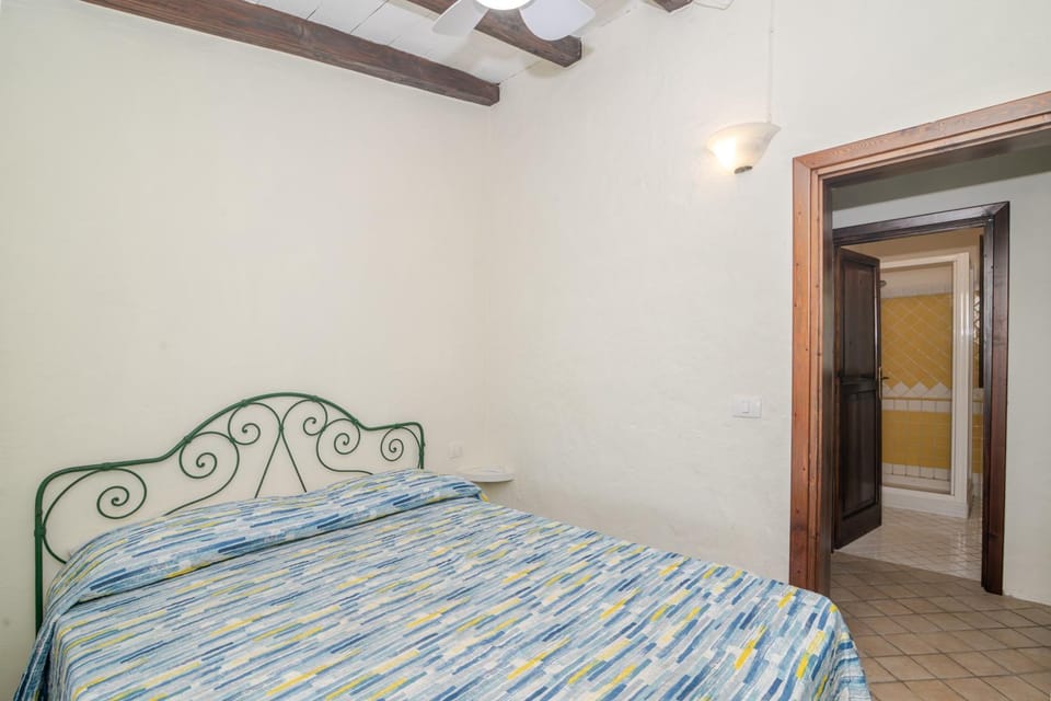 Property building, Living room, Bedroom