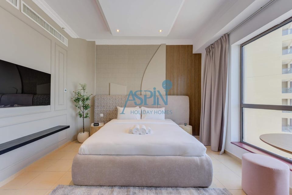 Premium 3BR plus maid room -Beachfront -Monthly Stay Apartment in Dubai