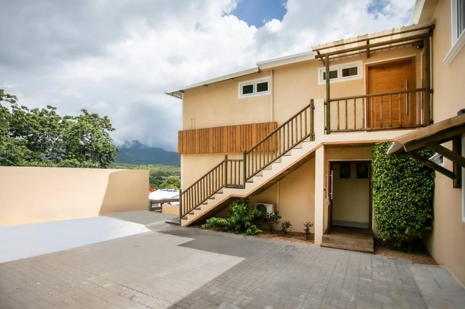 3 Bedrooms villa with partial mountain and sea view House in Rivière Noire District, Mauritius
