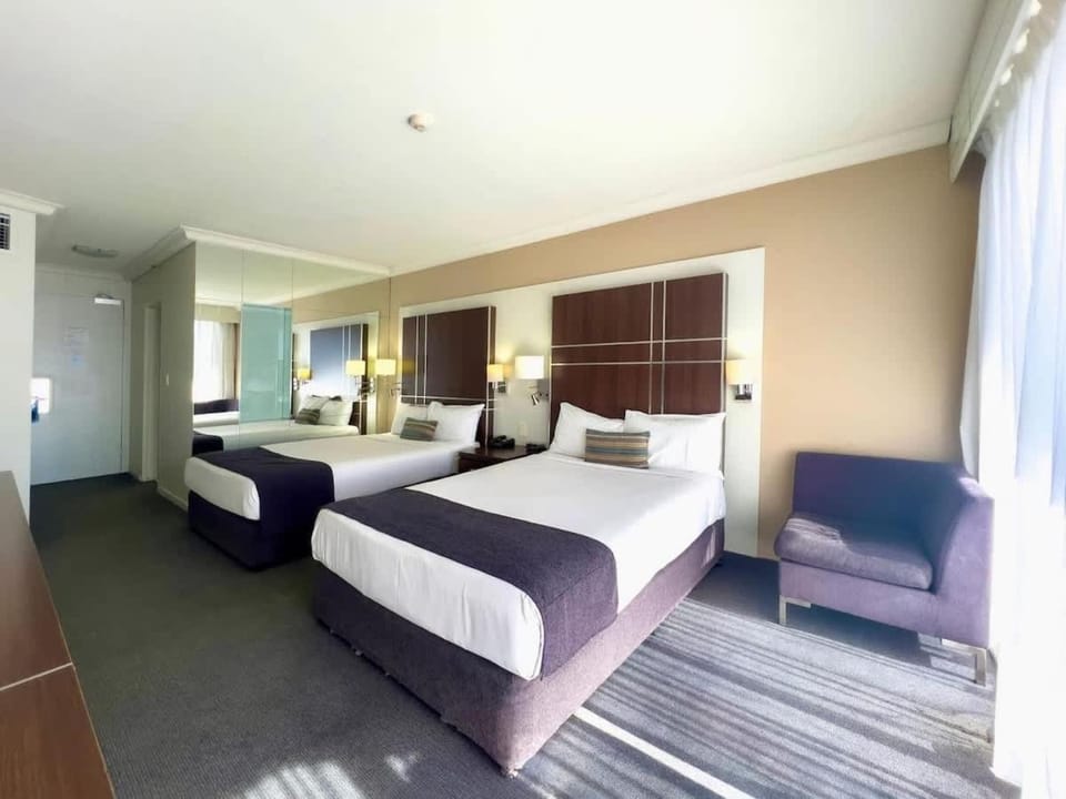 Beachview Zen Apartment with Office Nook Apartment in Surfers Paradise Boulevard