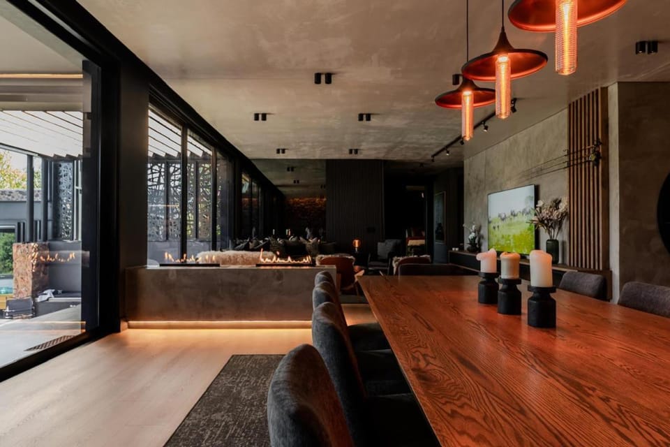 Edge of the Crater Guest Farm Villa in North West, South Africa