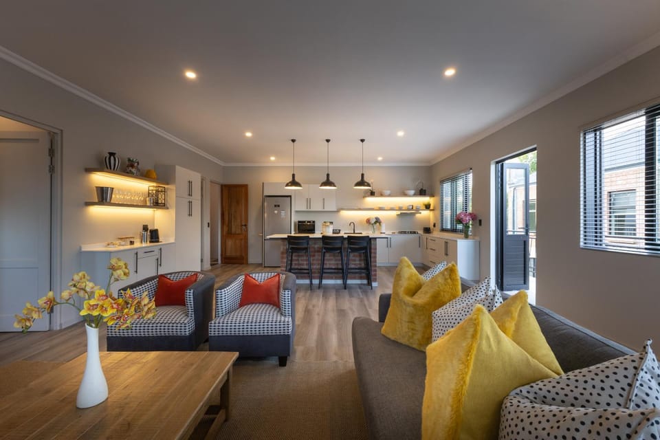 Kitchen or kitchenette, Lounge or bar, kitchen, kitchen