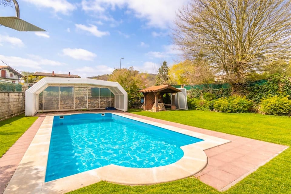 Espectacular casa rural con piscina en el Baztan Chalet in Navarre