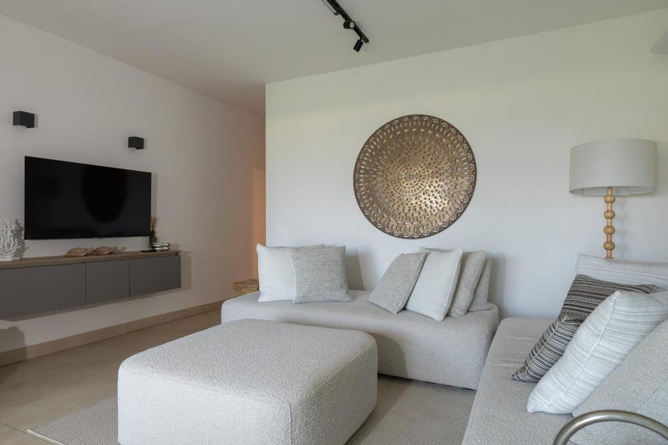 Communal lounge/ TV room, Living room