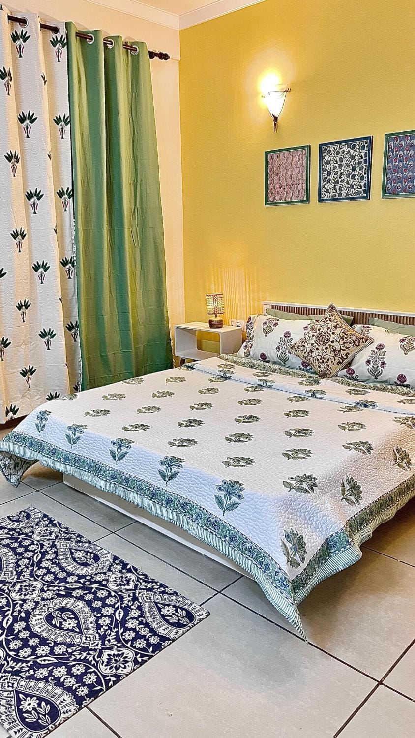 Boho chic 4BHK- Ideal for Groups Apartment in Gurugram