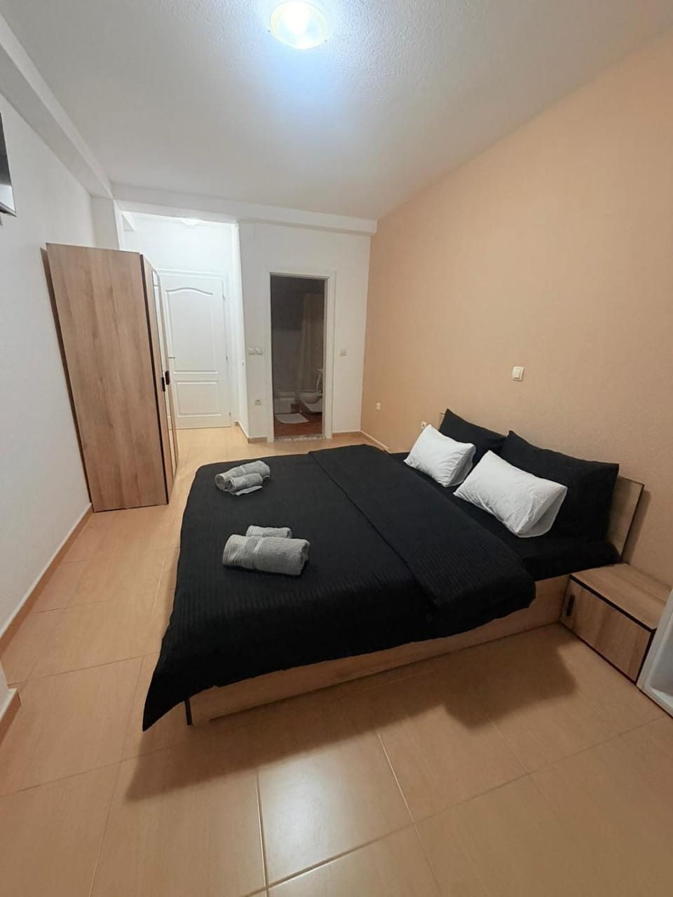 Bed, Photo of the whole room, Bedroom, towels, wardrobe