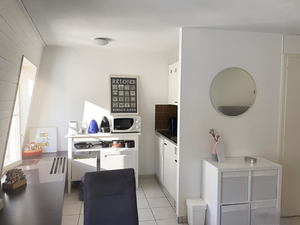 Joli studio au centre ville de Neuchâtel, à 5 minutes du lac Apartment in Neuchâtel