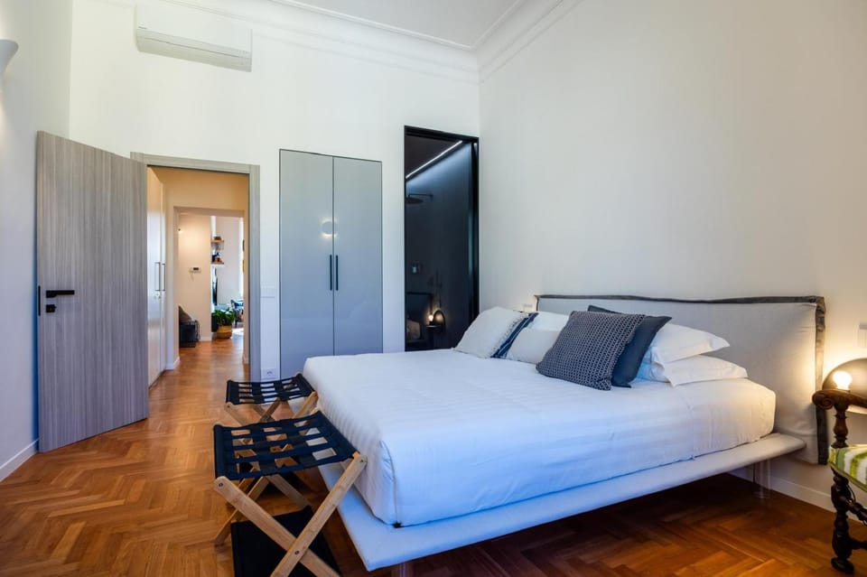 Bed, Photo of the whole room, Bedroom, towels, wardrobe
