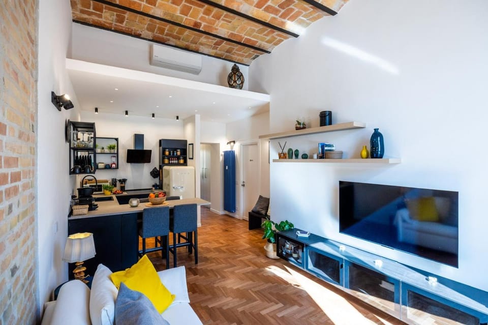 Communal lounge/ TV room, TV and multimedia, Kitchen or kitchenette, Dining area