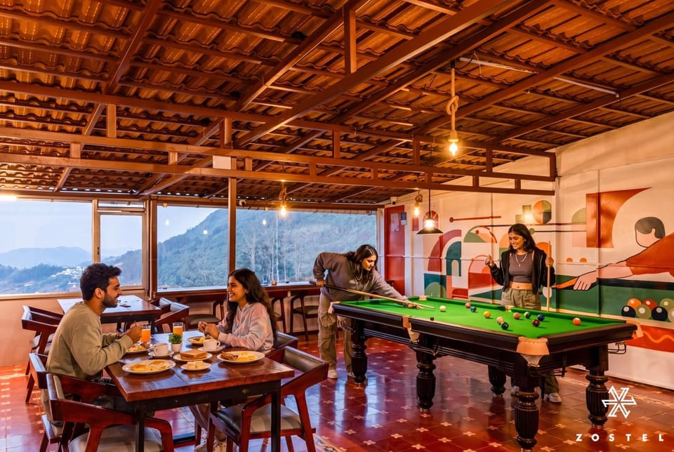 Billiard, Food, group of guests