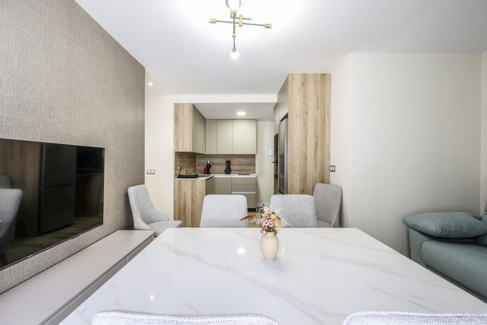 Kitchen or kitchenette, Living room, Photo of the whole room, Dining area