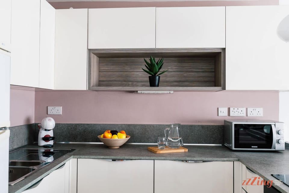 Coffee/tea facilities, Kitchen or kitchenette, microwave