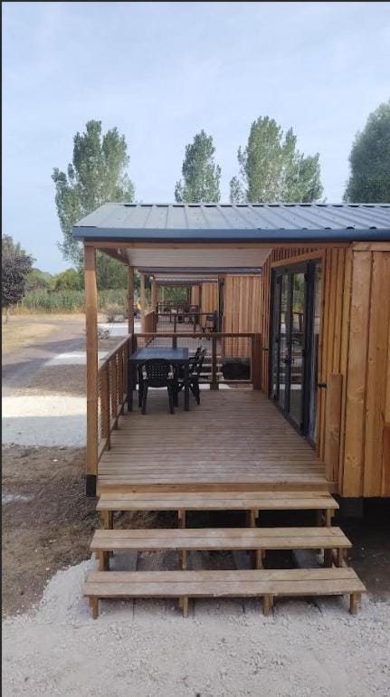 Camping de Ferrières Campground/ 
RV Resort in Centre-Val de Loire