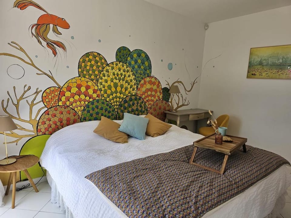 Le Faré 5bedrooms and mezzanine villa with swimming pools, tennis 15pax Villa in La Ciotat