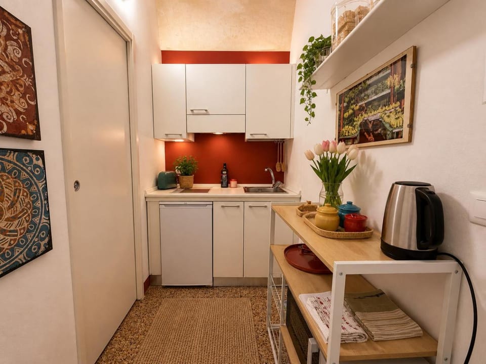 Kitchen or kitchenette, pet friendly, stove