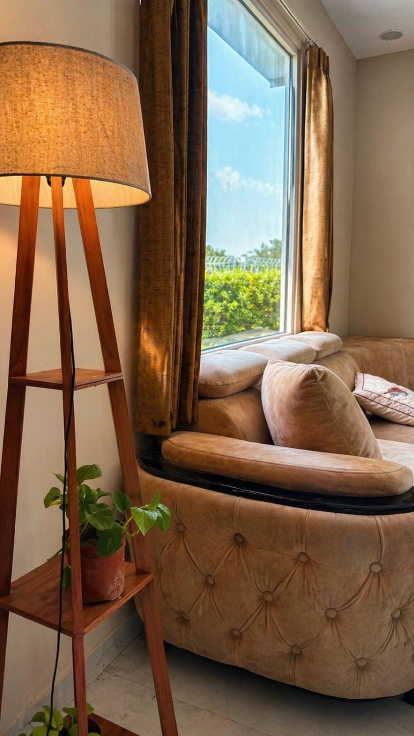 Shiv kashi farm luxury 3bhk with big pool Villa in Noida