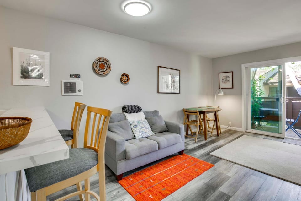 San Diego Studio w/ Pool Access, 5 Mi to Comic-Con Apartment in Point Loma