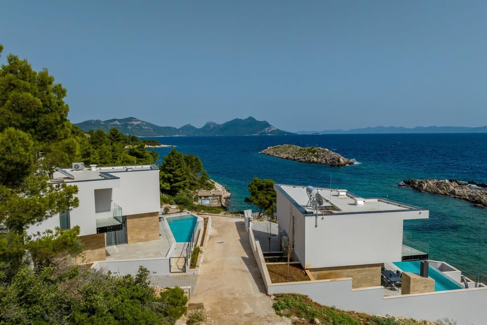 Property building, Beach, Sea view