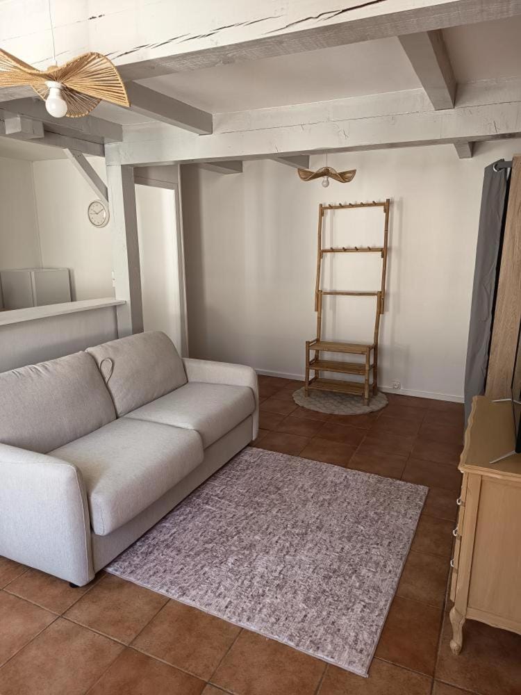 Charmant studio au cœur d'un village paisible Apartment in Bourgogne-Franche-Comté