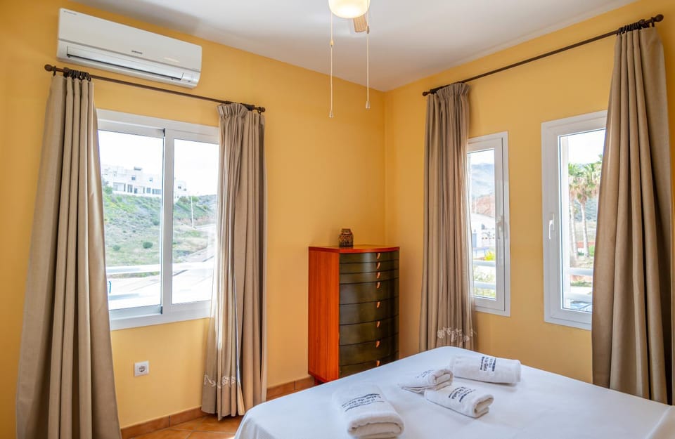 La terraza de Albatros Apartment in Comarca Metropolitana de Almería