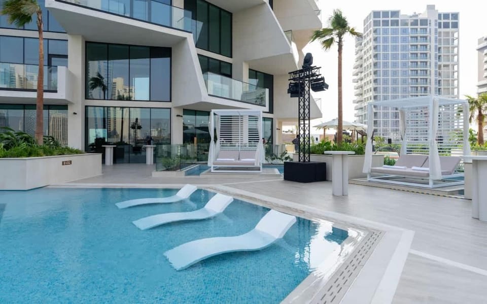 Modern Luxury 1BR w Private Pool -Binghatti Royale Apartment in Dubai