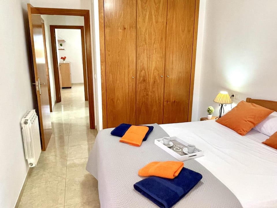 APARTBEACH CHLOE CON GRAN TERRAZA JUNTO PLAYA Apartment in La Pineda