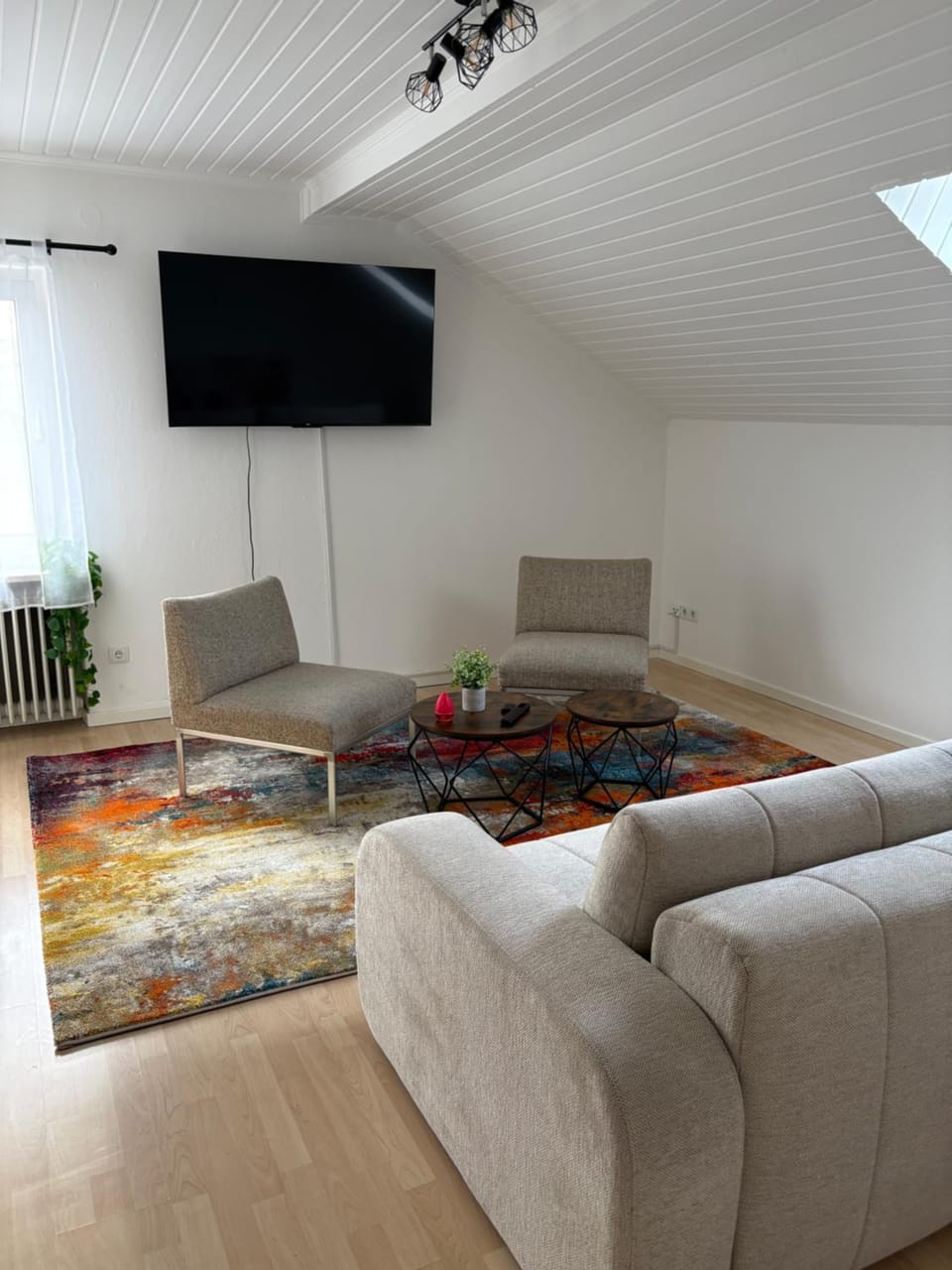 Communal lounge/ TV room, TV and multimedia, Living room, Seating area, Evening entertainment