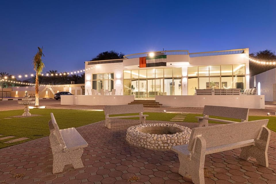 Property building, Patio, Restaurant/places to eat, Night, Living room, Banquet/Function facilities, Seating area