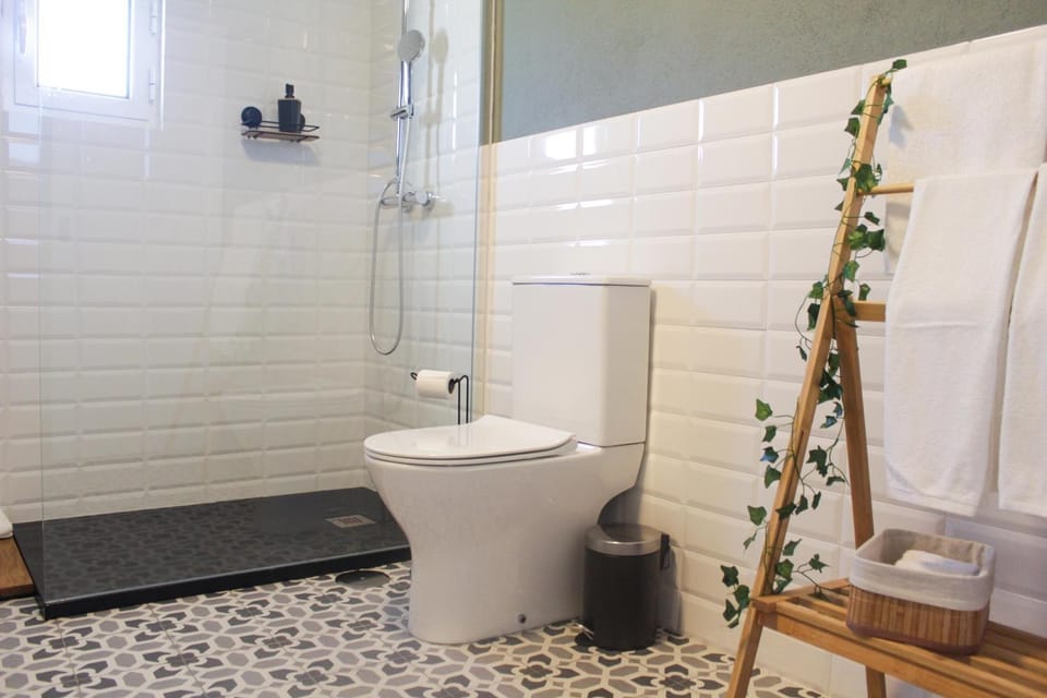 Bathroom, Living room