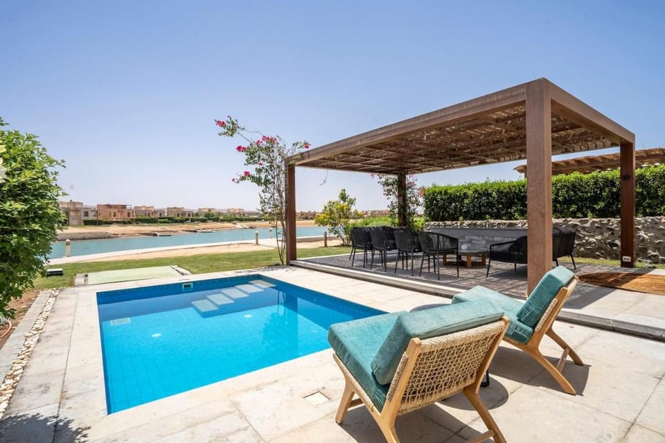 Garden, Lake view, Swimming pool