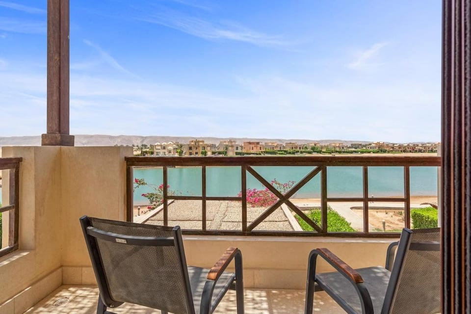 Balcony/Terrace, Lake view