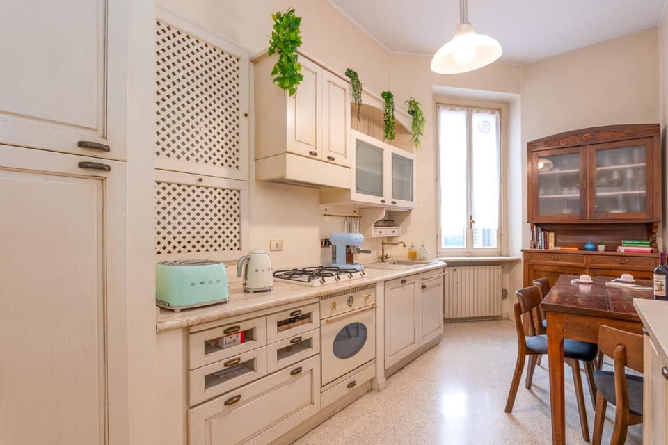 Kitchen or kitchenette, Dining area, dishwasher, oven, stove