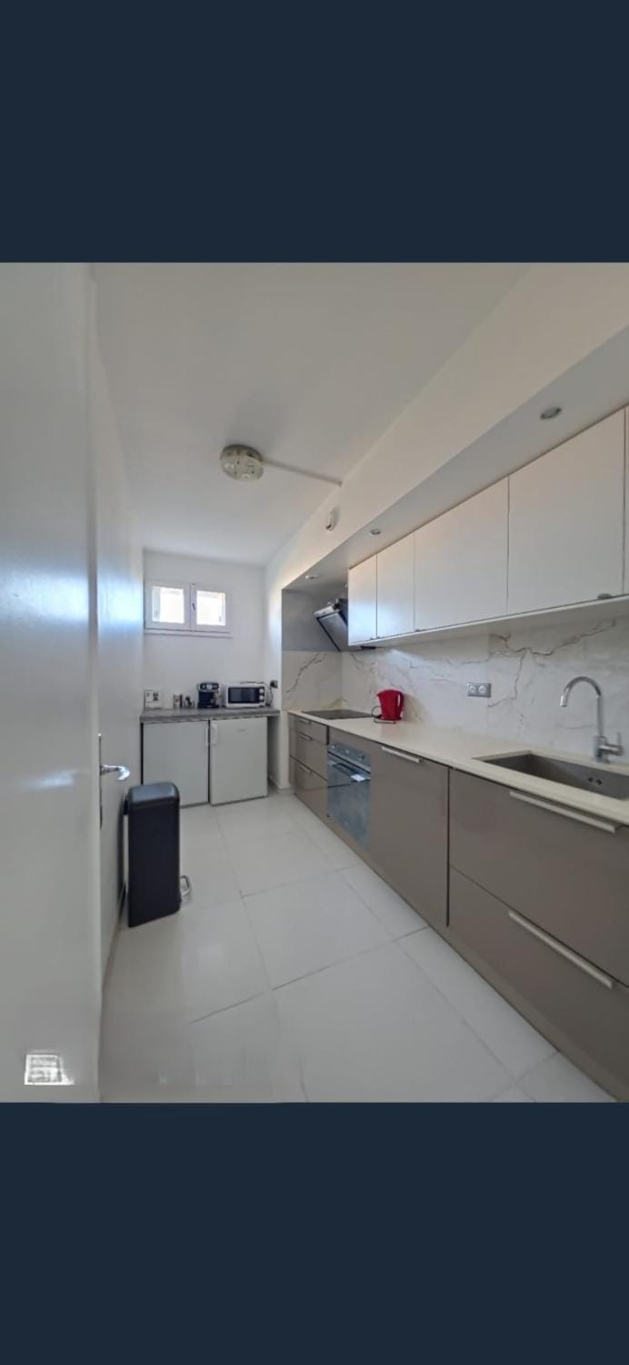 Exceptional, 12 minutes RER C from Paris Apartment in Île-de-France