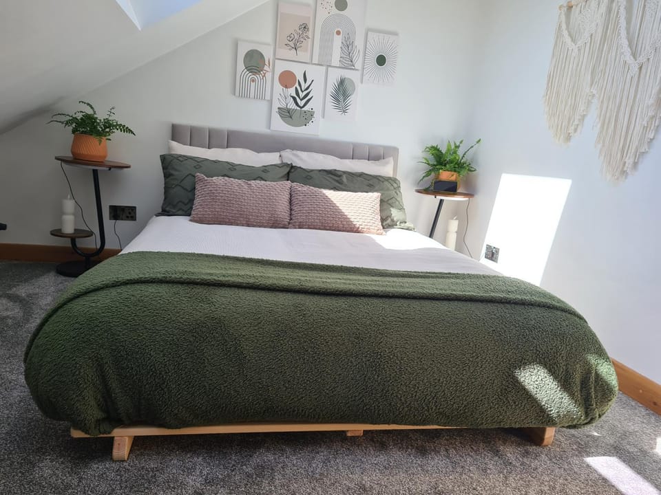 Bed, Bedroom