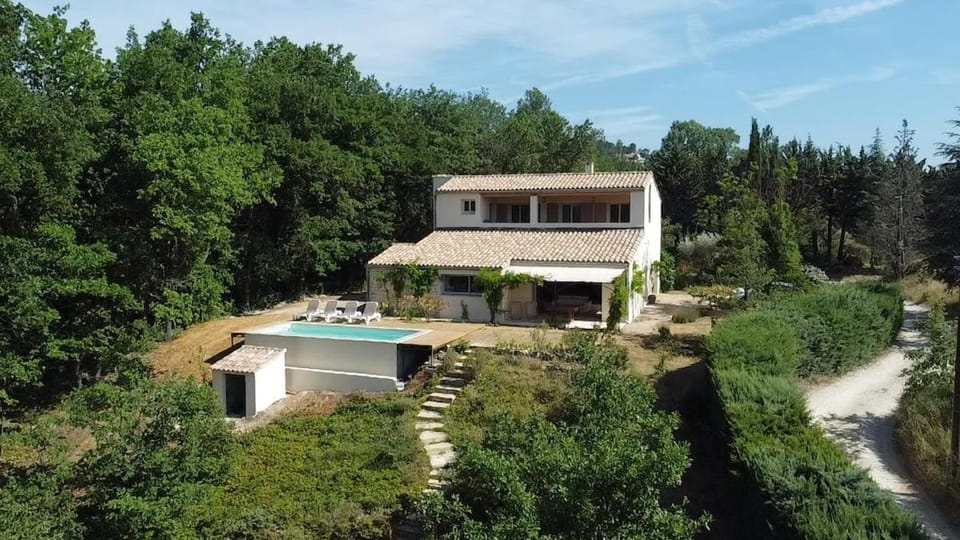 Villa individuelle Luberon, piscine, calme, air conditionné Villa in Bonnieux