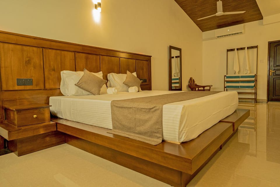 Bed, Bedroom, towels, air conditioner