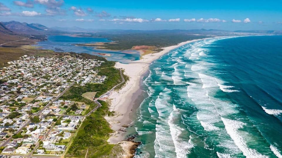 Nearby landmark, Neighbourhood, Natural landscape, Bird's eye view, Mountain view, Sea view
