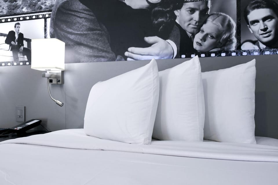Glen Capri Inn and Suites - Burbank Universal Motel in Burbank