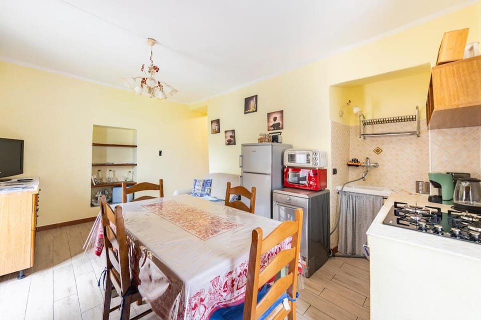 The Magnolia House garden relax House in Bellagio