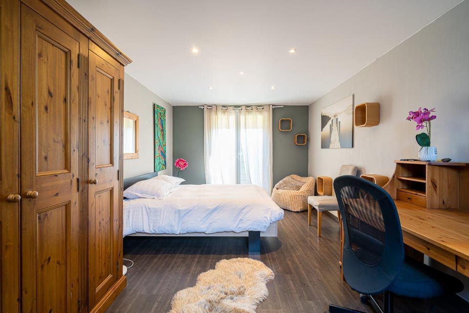 Bed, Balcony/Terrace, Bedroom, storage