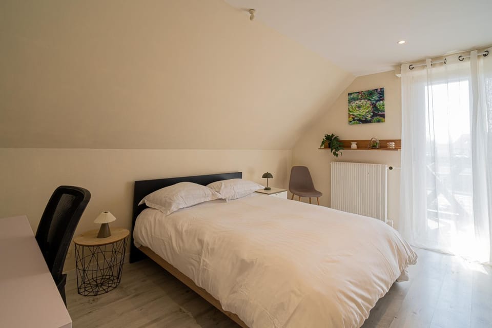 Bed, Balcony/Terrace, storage