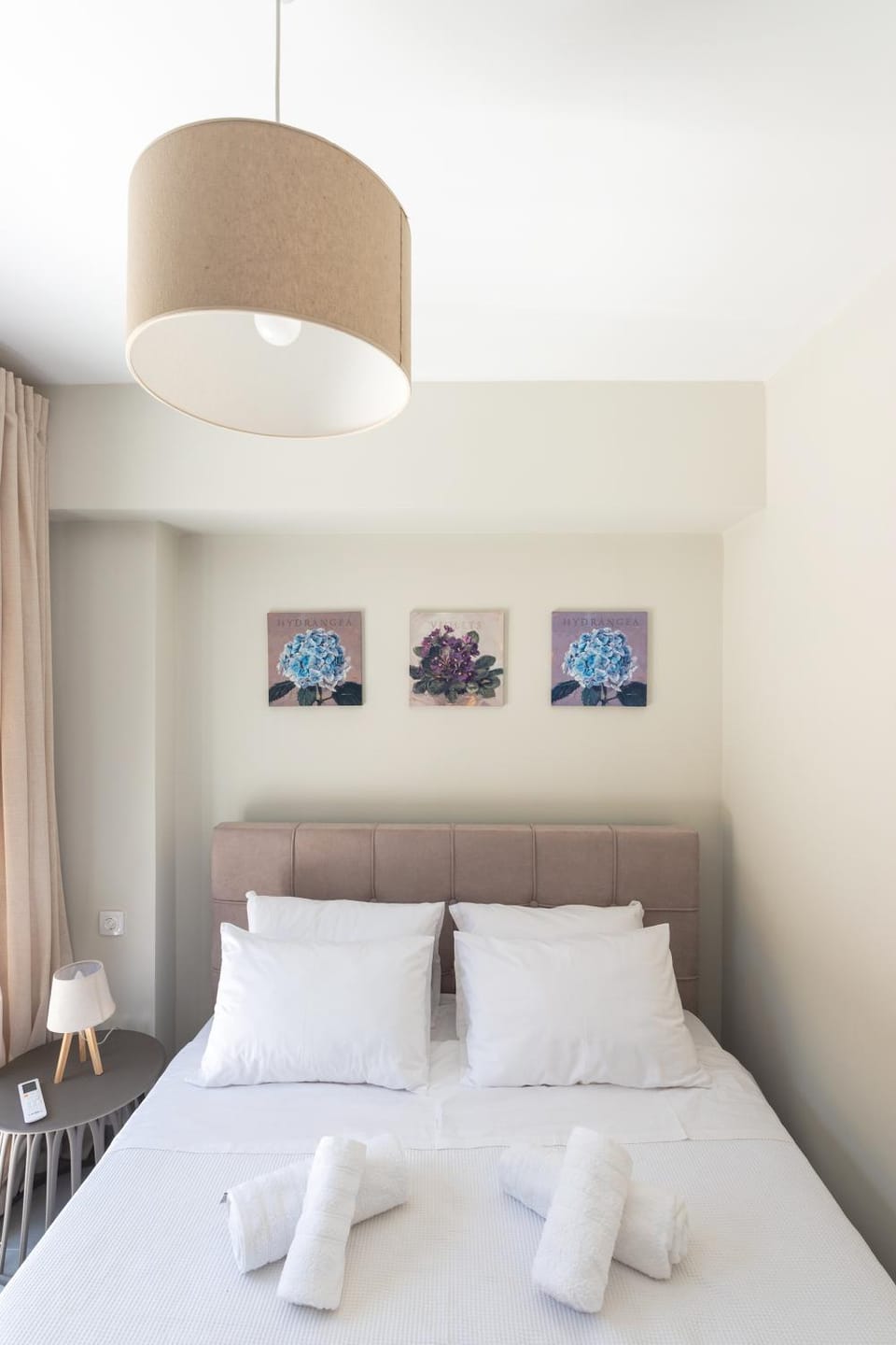 Bedroom, towels