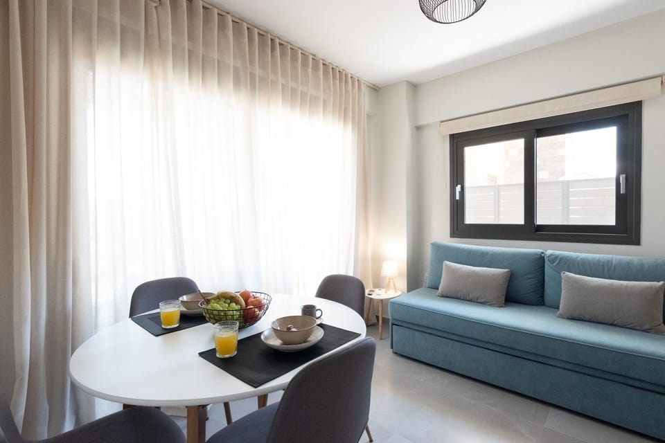 Seating area, Dining area