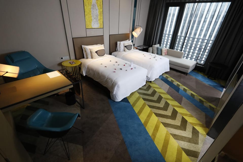 Bed, Photo of the whole room, Decorative detail
